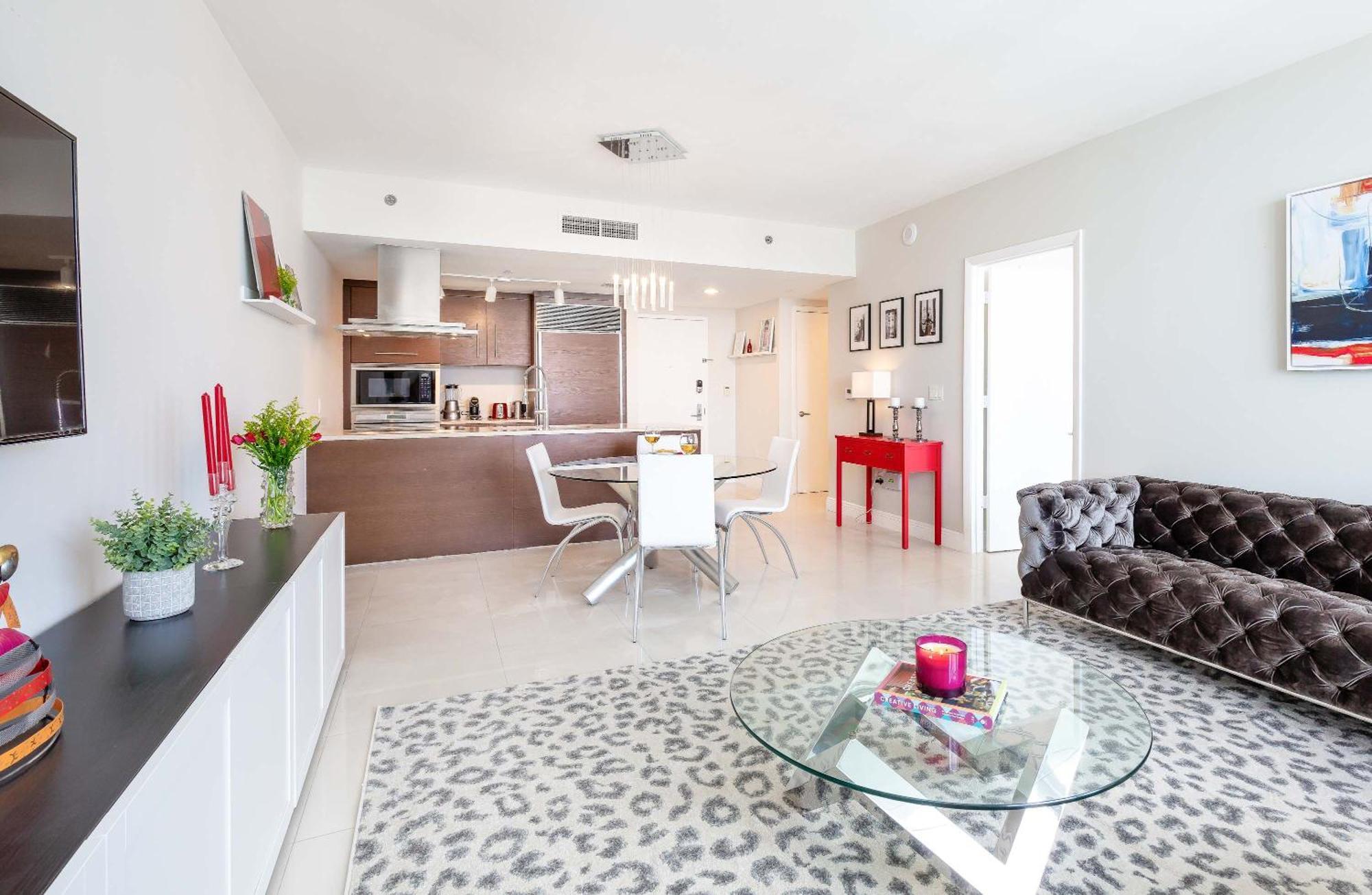 Apartment Mvr Bright & Airy With Views Miami